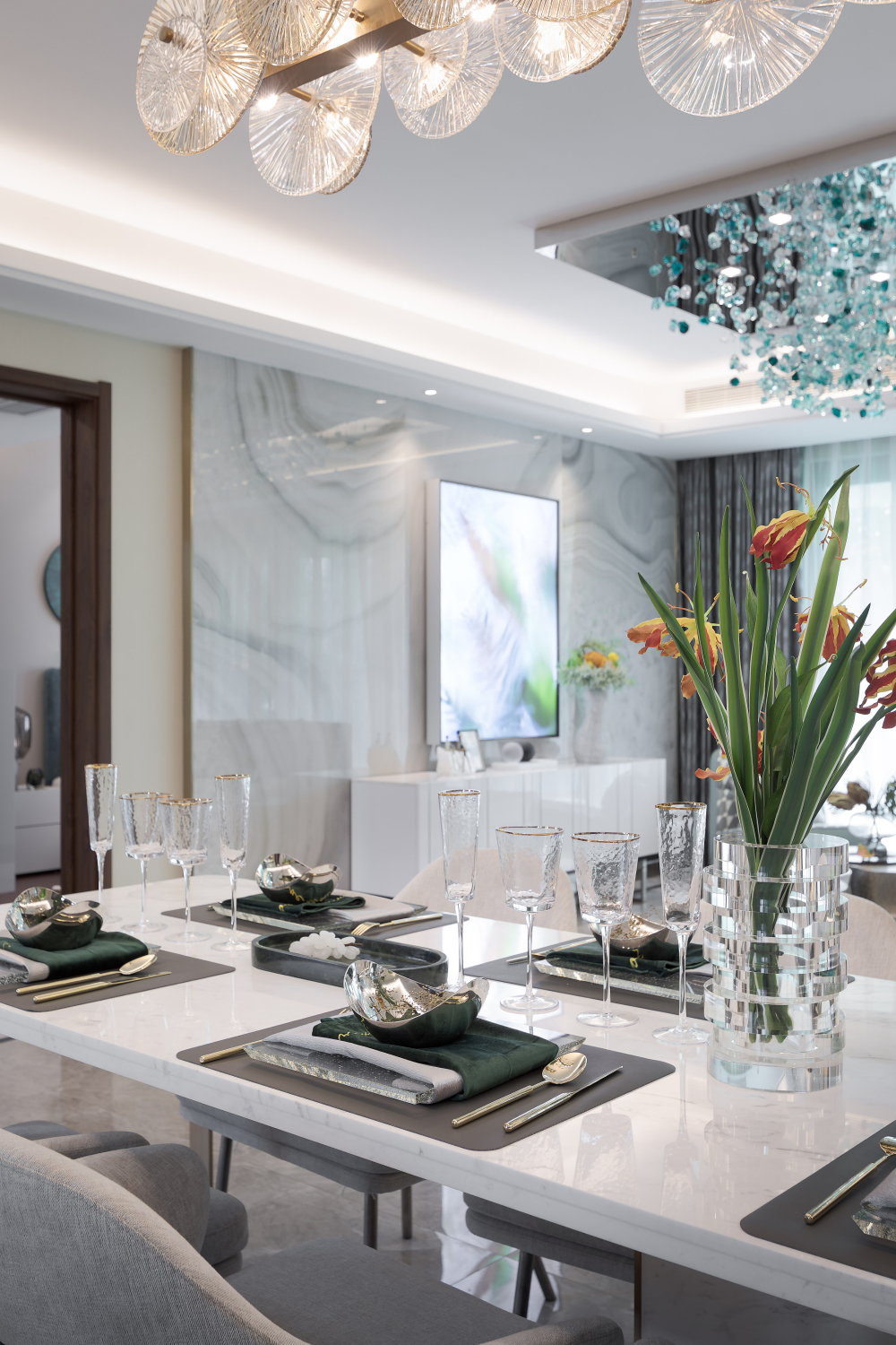 現(xiàn)代輕奢風(fēng)格室內(nèi)設(shè)計(jì)家裝案例-餐廳 現(xiàn)代輕奢風(fēng)格室內(nèi)設(shè)計(jì)家裝案例-餐廳