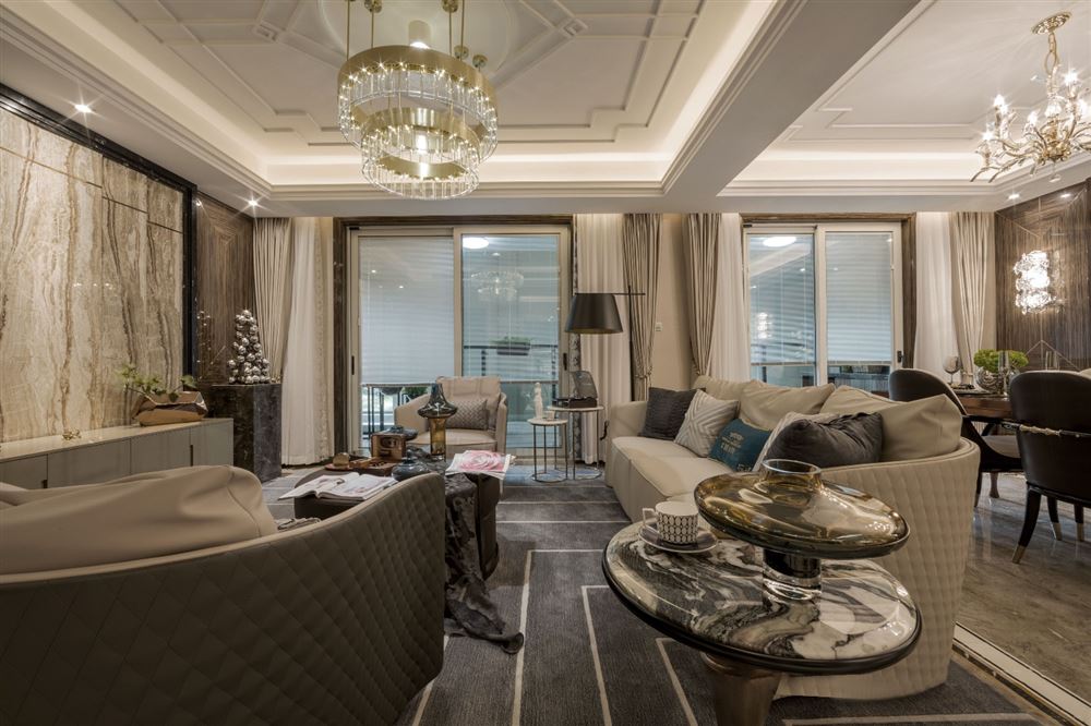 佛山市綠地&middot;拾野川輕奢風(fēng)格四居室裝修案例