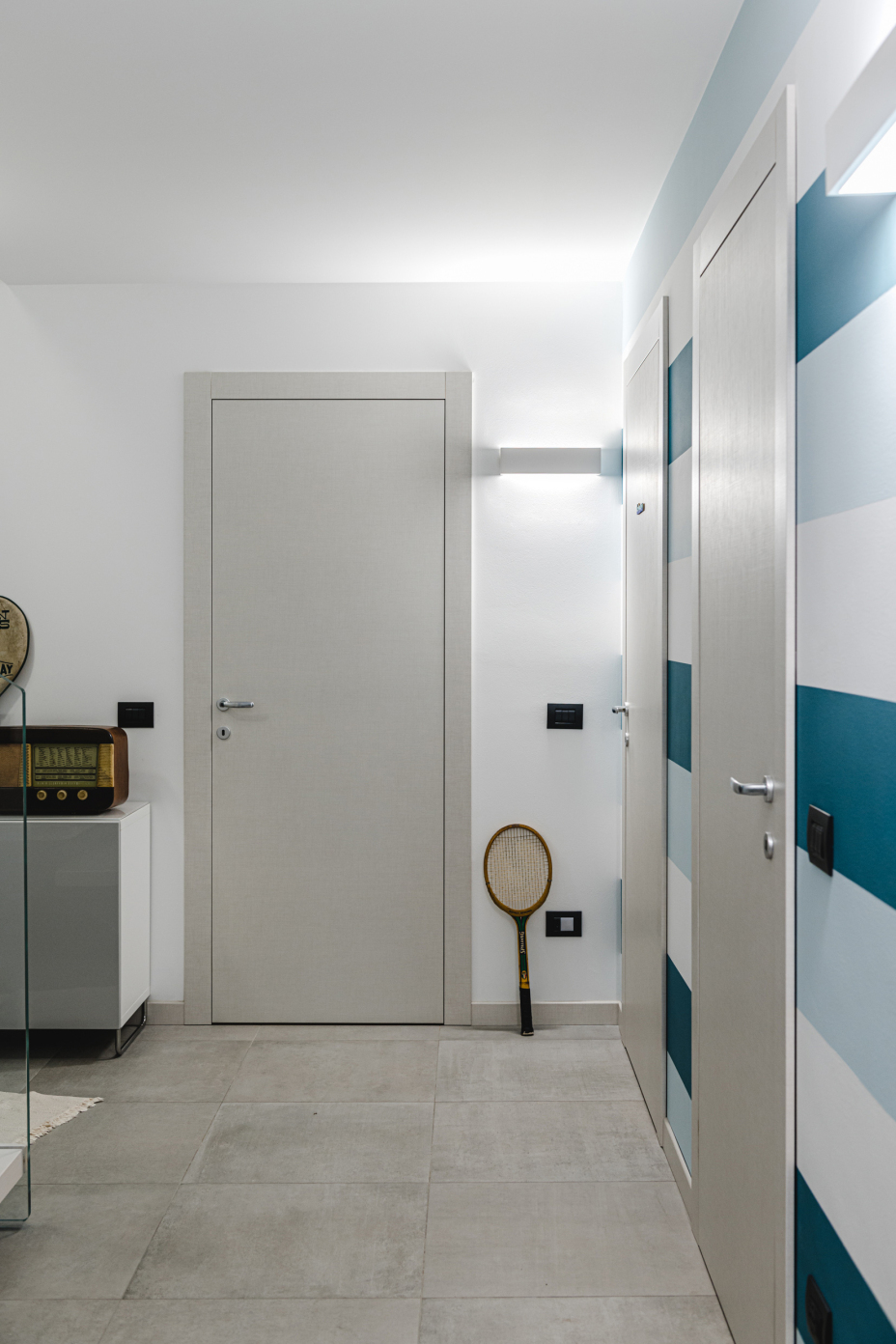 現(xiàn)代前衛(wèi)風(fēng)格家裝設(shè)計(jì)室內(nèi)裝修效果圖-走廊 現(xiàn)代前衛(wèi)風(fēng)格家裝設(shè)計(jì)室內(nèi)裝修效果圖-走廊