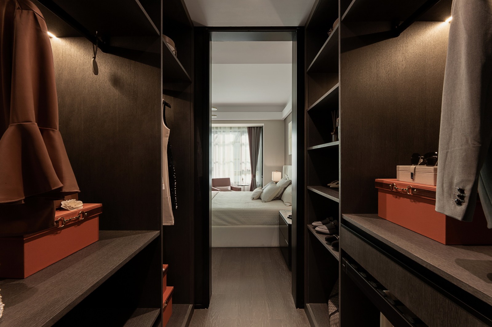 現(xiàn)代輕奢風格室內設計家裝案例-衣帽間