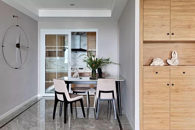 成熟優(yōu)雅的現(xiàn)代簡約風(fēng)格室內(nèi)裝修設(shè)計效果圖-餐廳