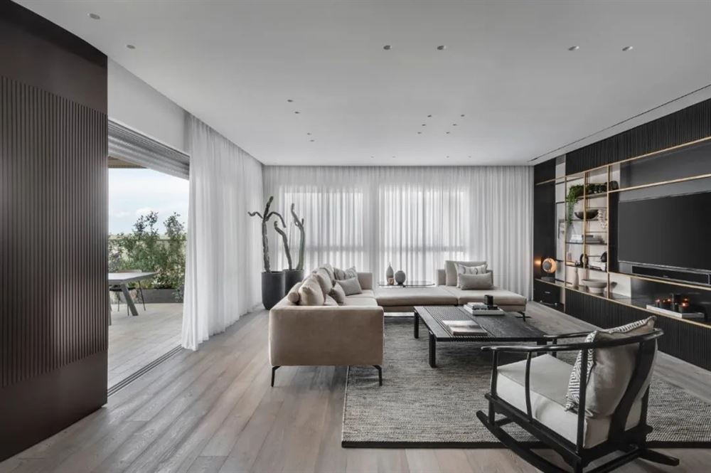 廣州市珊瑚灣畔輕奢風(fēng)格四居室裝修案例