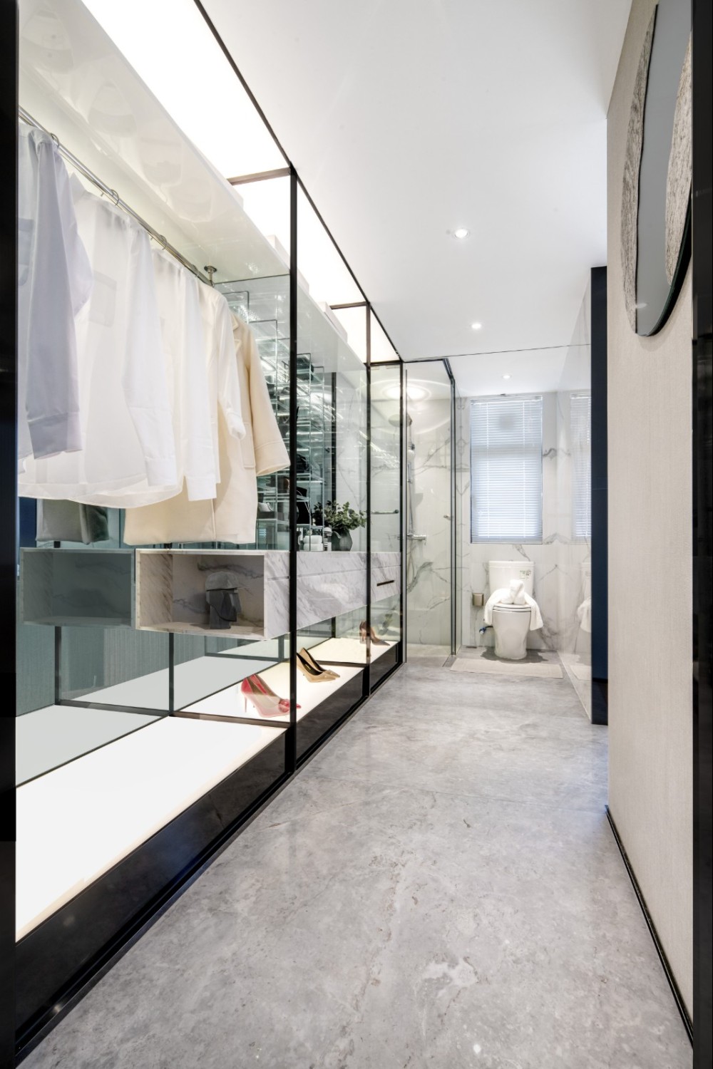 現(xiàn)代簡約風格室內設計家裝案例-衣帽間 現(xiàn)代簡約風格室內設計家裝案例-衣帽間