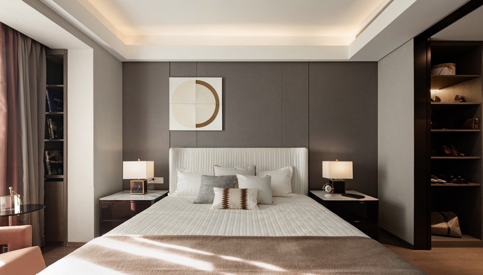 現(xiàn)代輕奢風格室內設計家裝案例-臥室