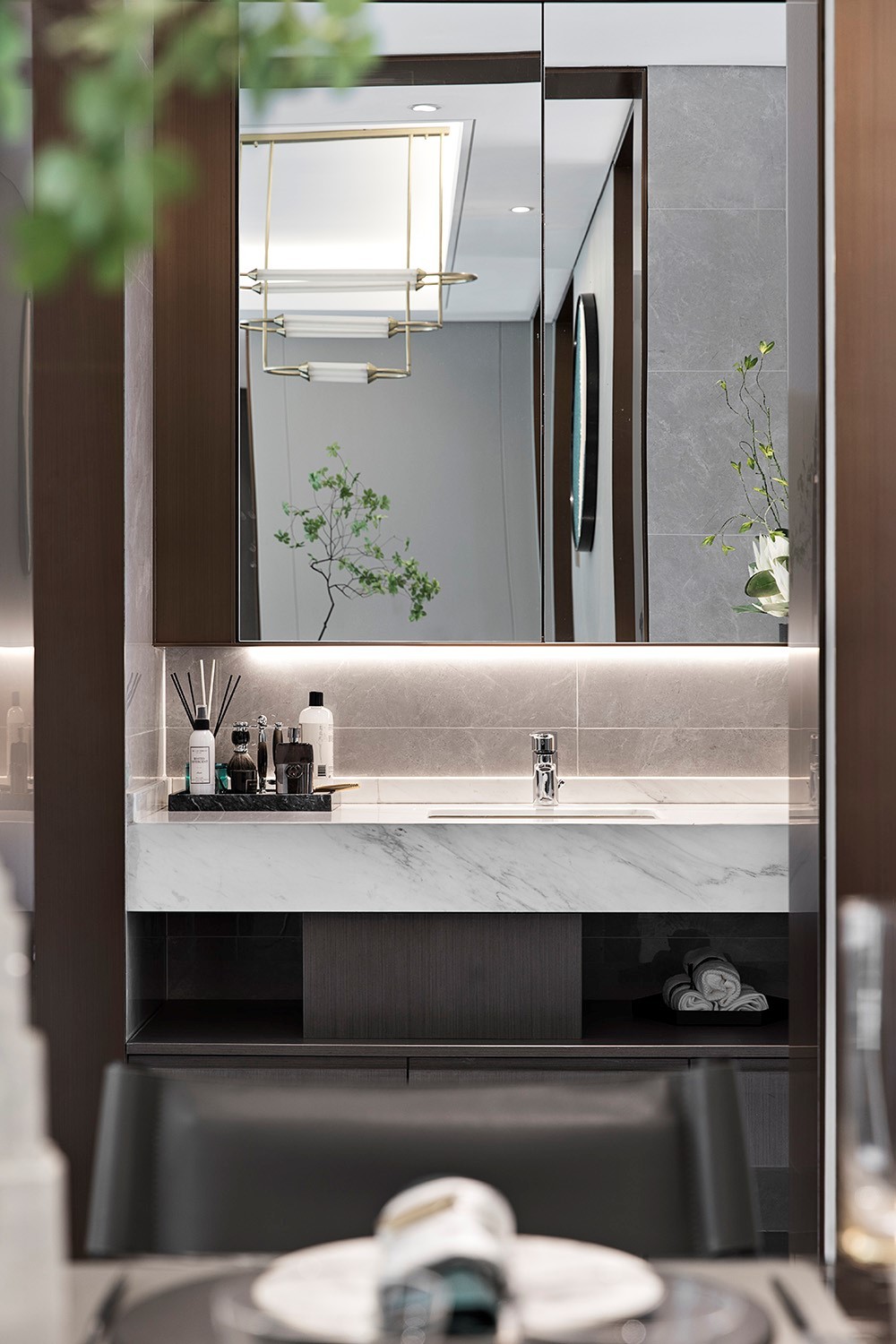 現(xiàn)代輕奢風(fēng)格室內(nèi)家裝案例效果圖-衛(wèi)生間 現(xiàn)代輕奢風(fēng)格室內(nèi)家裝案例效果圖-衛(wèi)生間