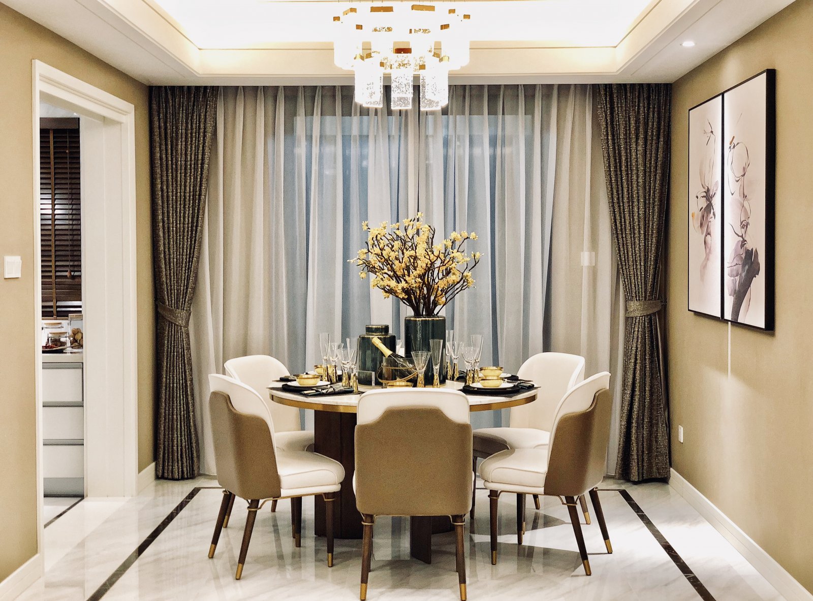 裝修案例新中式風(fēng)格室內(nèi)裝修效果圖-餐廳 裝修案例新中式風(fēng)格室內(nèi)裝修效果圖-餐廳