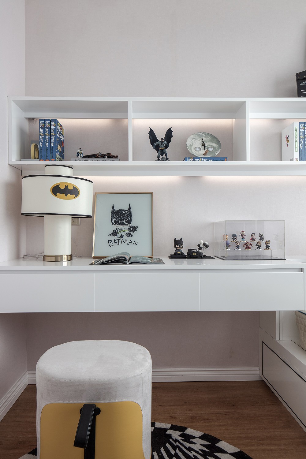 法式復古風格室內(nèi)家裝案例效果圖-兒童房書桌 法式復古風格室內(nèi)家裝案例效果圖-兒童房書桌