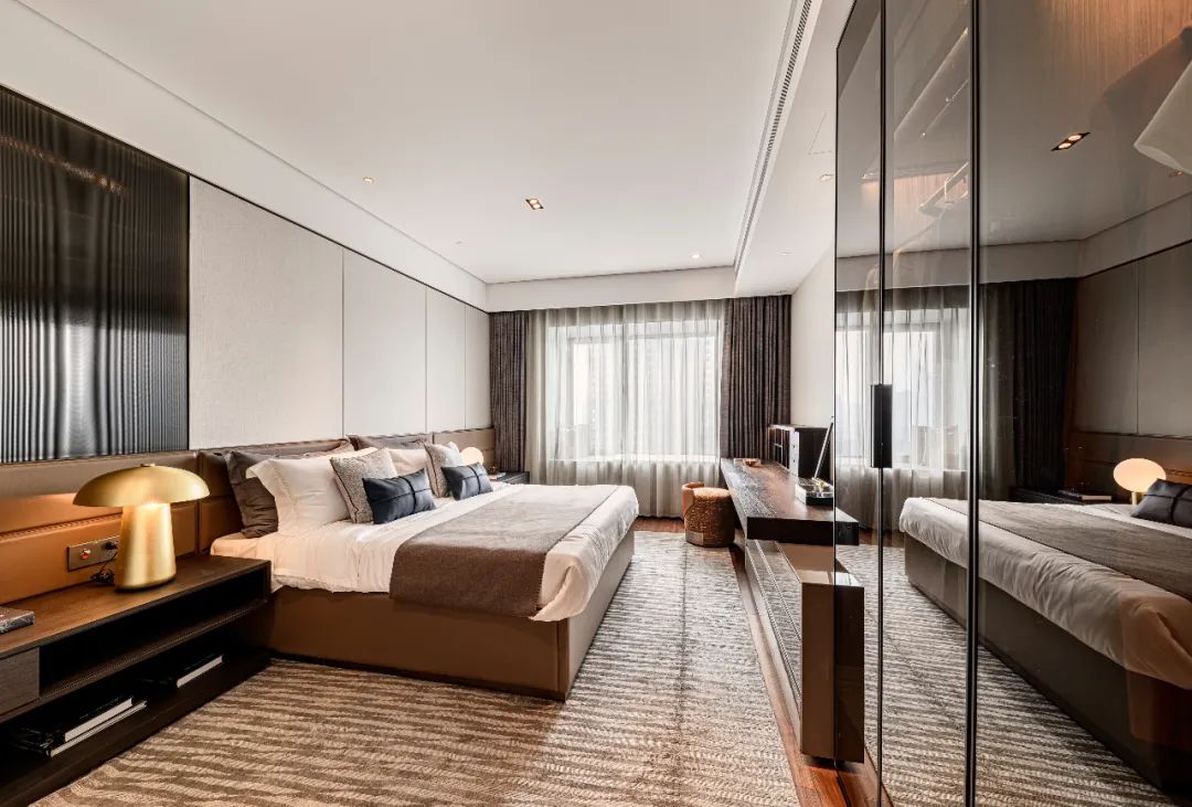 現(xiàn)代簡(jiǎn)約風(fēng)格室內(nèi)設(shè)計(jì)家裝案例-主臥