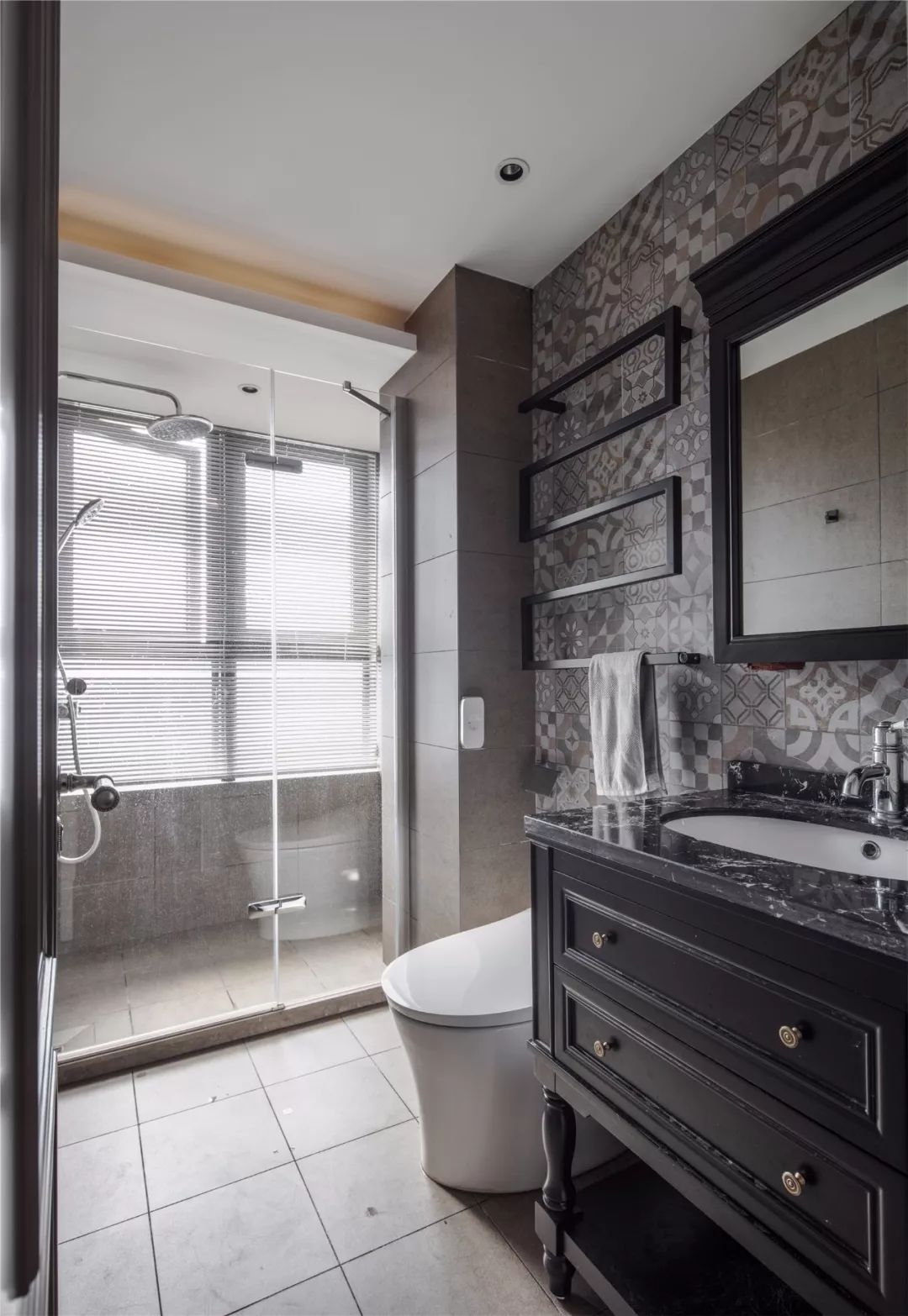 美式復(fù)古風(fēng)格家裝設(shè)計(jì)室內(nèi)裝修效果圖-衛(wèi)生間 美式復(fù)古風(fēng)格家裝設(shè)計(jì)室內(nèi)裝修效果圖-衛(wèi)生間