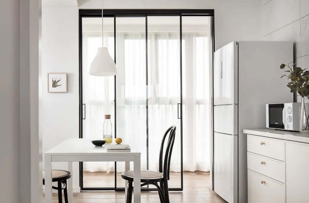 裝修案例現(xiàn)代簡約風格室內裝修效果圖-餐廳 裝修案例現(xiàn)代簡約風格室內裝修效果圖-餐廳